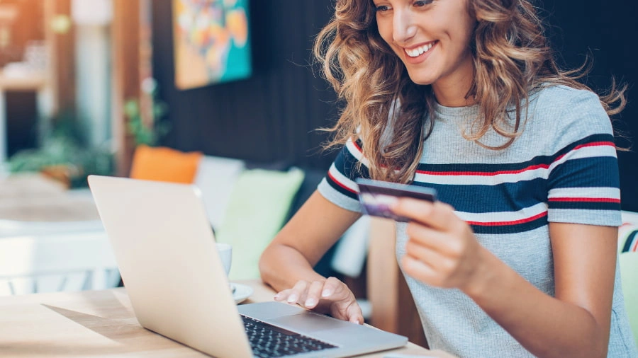Social Media Commerce